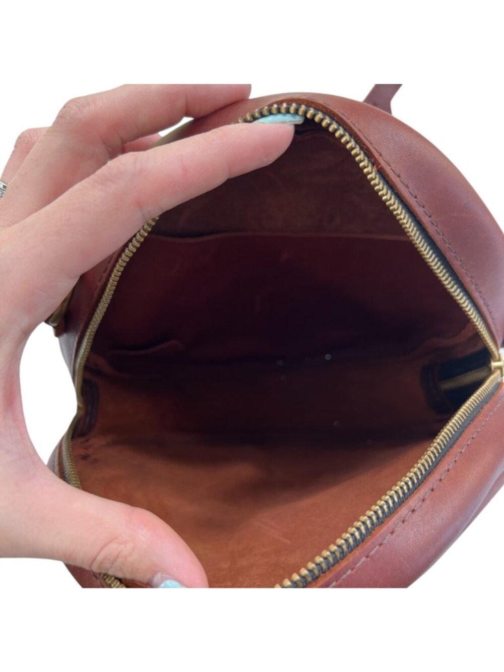 Portland Leather Almost Perfect Circle Leather Crossbody Full Grain Leather - Picture 10 of 11